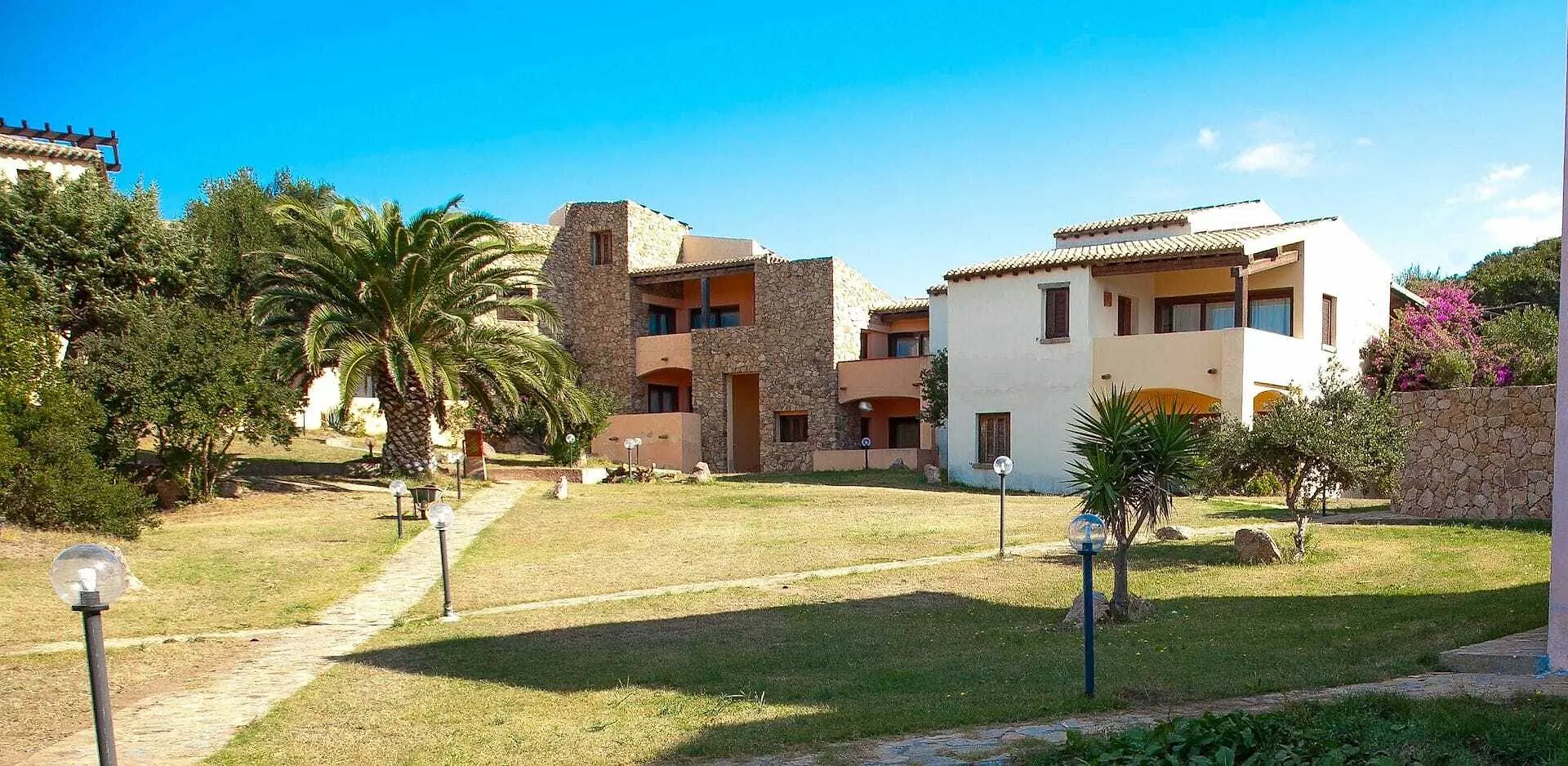 Residence La Misuaglia - Agenzia Isola Rossa Trinita d'Agultu e Vignola 0*,  Italy